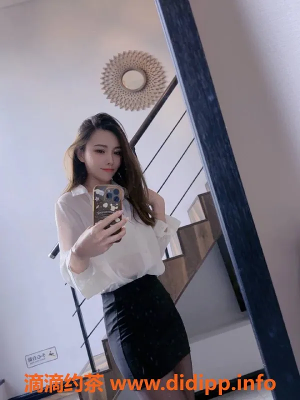 深圳楼凤-罗湖婉秘书，超值900p服务等你来体验！