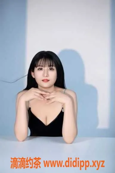 深圳楼凤资源信息,龙岗小野猫，27岁165cm性感服务，400元超值体验！