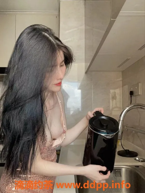 深圳楼凤-深圳龙岗雨儿 21岁 D杯 155cm 价格1000/p