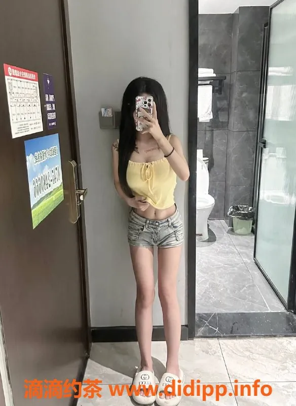 武汉楼凤-光谷小宝，性感迷人，超值服务等你来体验