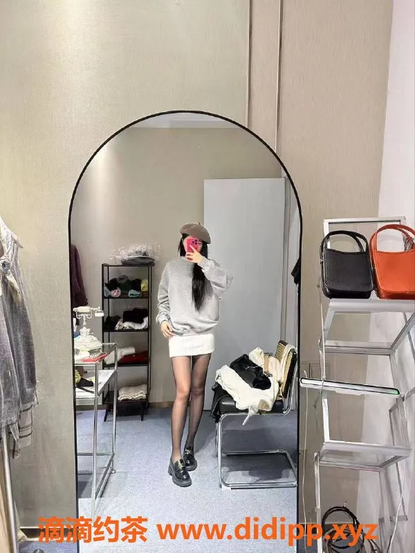 杭州楼凤资源信息,上城嫩妹可欣，包夜69互舔服务