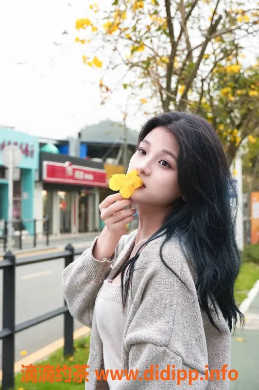 深圳楼凤资源信息,龙华小萱萱，1200元享优质服务