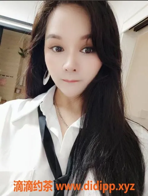 广州楼凤-广州白云柒柒，气质女神，24岁170cm