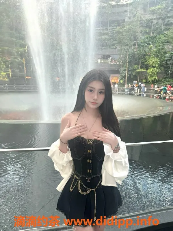 上海楼凤-普陀Jennie，165cm 50kg，预订仅需2000p