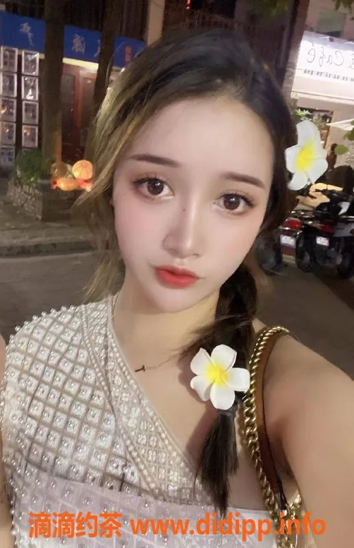 杭州楼凤资源信息,上城区小肥羊 20岁168cm 65kg 丰满型双飞体验