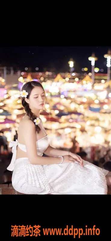 杭州楼凤-上城区小肥羊 20岁168cm 65kg 丰满型双飞体验