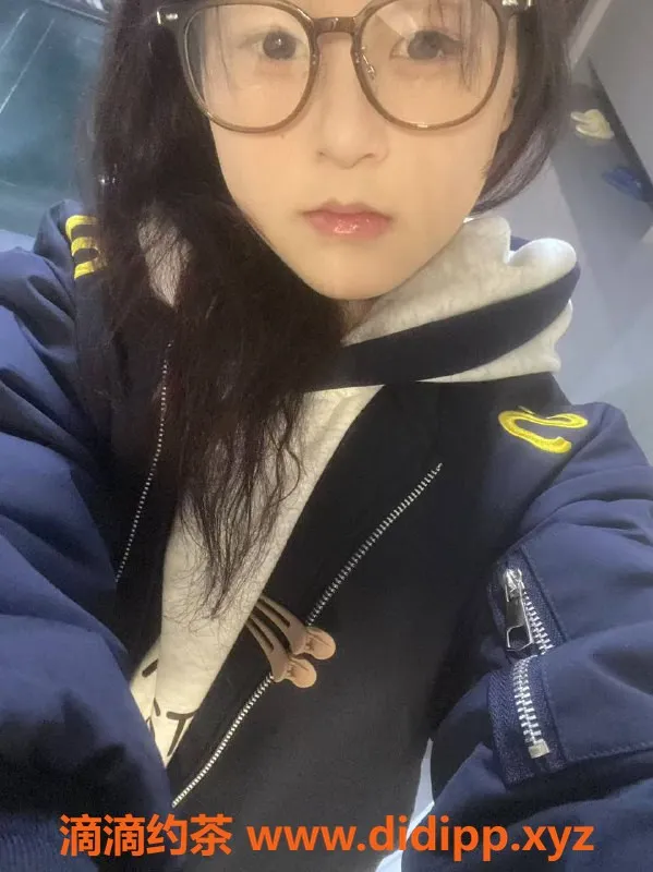 深圳楼凤-龙岗小慧，799元任你享受嫩妹舌吻服务