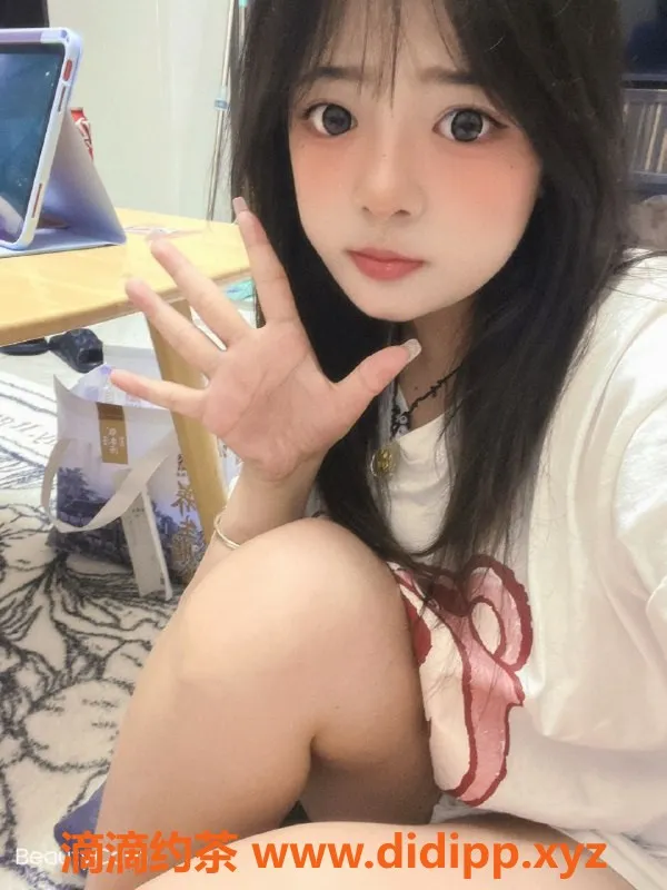 杭州楼凤-上城区多多：160cm C罩杯，价格实惠，服务贴心