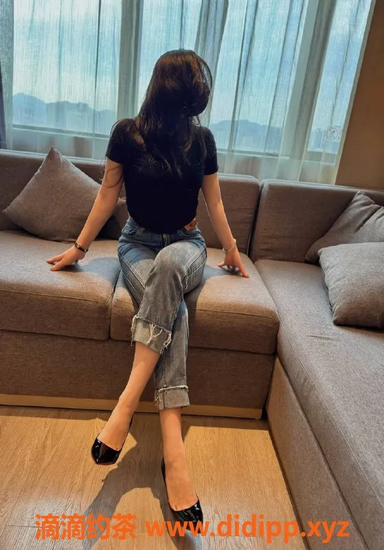 南宁楼凤-南宁二小姐，800元上门服务，真人验证