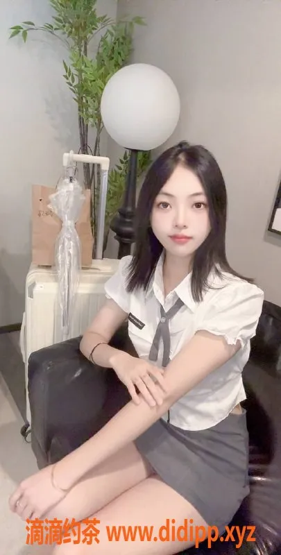 成都楼凤资源信息,武侯区高颜值17岁清纯妹子，服务超赞