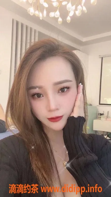 上海楼凤-徐汇佳慧，身高168G，700元体验非凡服务