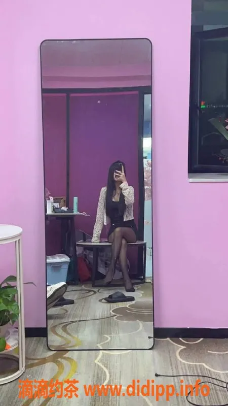 长沙楼凤资源信息,岳麓区19岁小Y，165cm，90斤，C罩杯，价格实惠