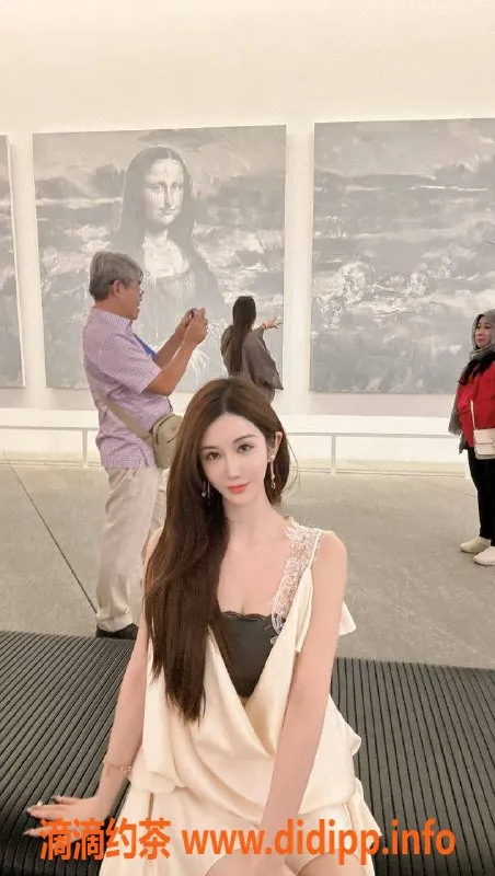 深圳楼凤-福田兰兰，1800元体验六九舌吻服务