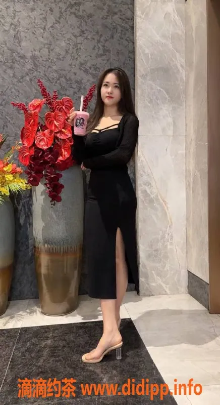 深圳楼凤-南山媛媛，20岁168cm C杯，1200享受服务