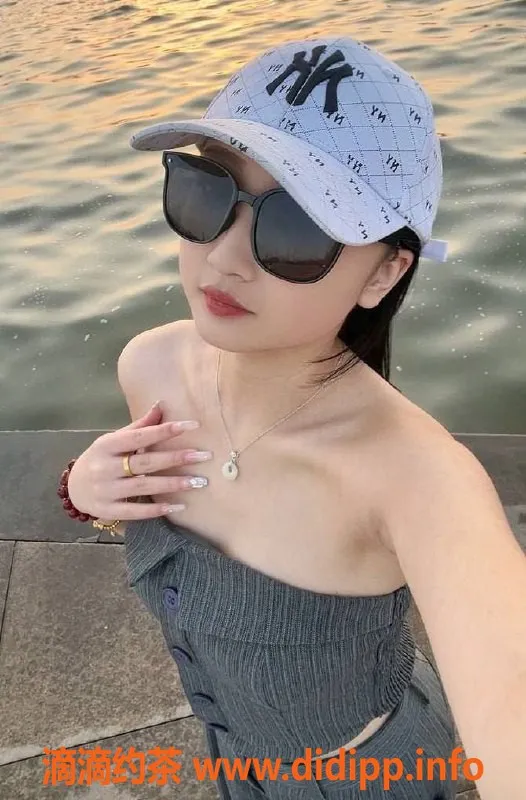 上海楼凤-闵行初初福利价1300P，性价比超高！