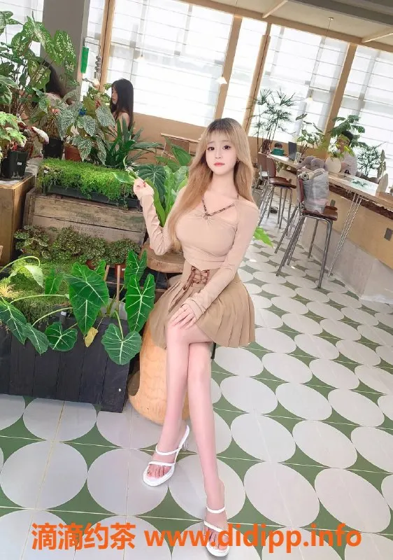 深圳楼凤-深圳南山柚柚，18岁163大胸嫩妹，1500起