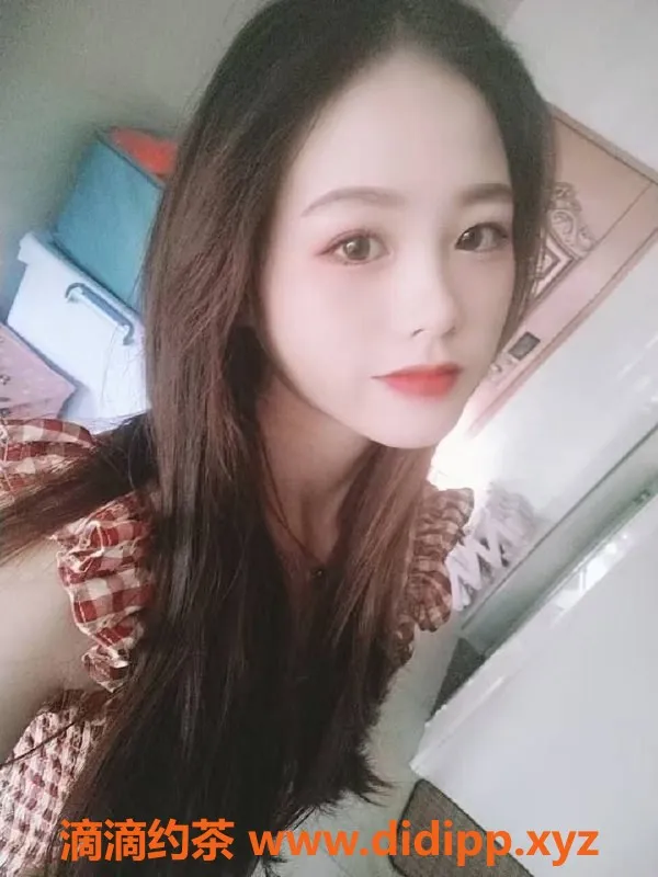 深圳楼凤-宝安小萝莉，陪浴制服服务，1000p起