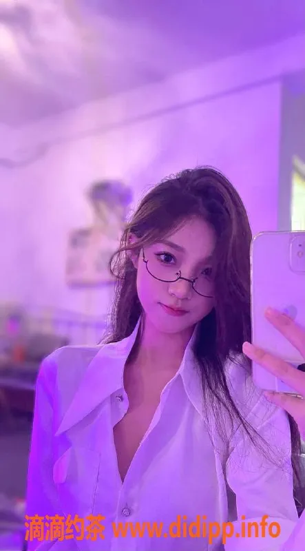 深圳楼凤资源信息,南山北舞，170身高95体重天然C，天鹅绒般体验！