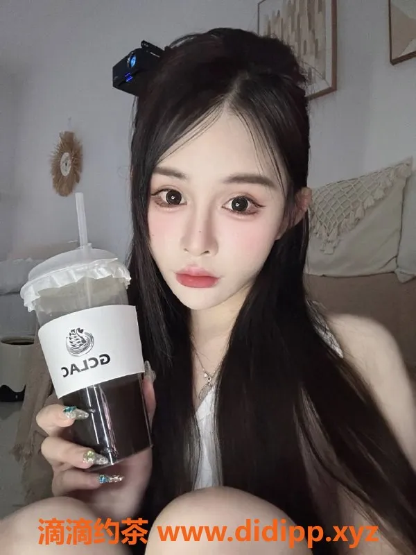 深圳楼凤-南山雪梨：22岁165高，夜间3500，服务超赞！