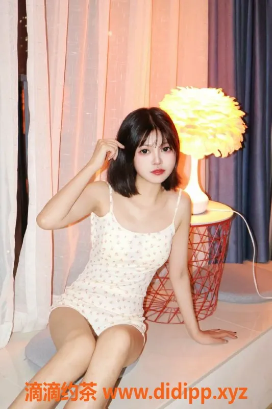 上海楼凤-默默，普陀落地千元以内尤物，164cm、43KG、36B