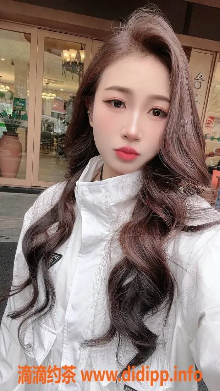 深圳楼凤-宝安乐乐，700元舌吻调情，你值得一试！