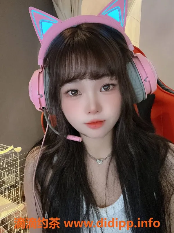 杭州楼凤-西湖区小玉双飞服务，轻微SM可约