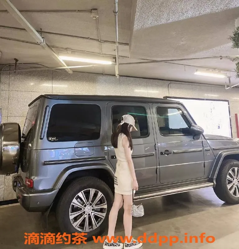 深圳楼凤-福田瑶瑶！1200元制服丝袜服务，口碑爆棚！