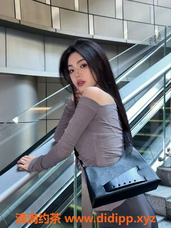 深圳楼凤-21岁雅雯，南山女神165cm，44kg特惠服务