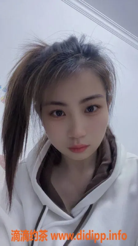 广州楼凤-天河晓萌萌，课费400元快餐，500元P服务