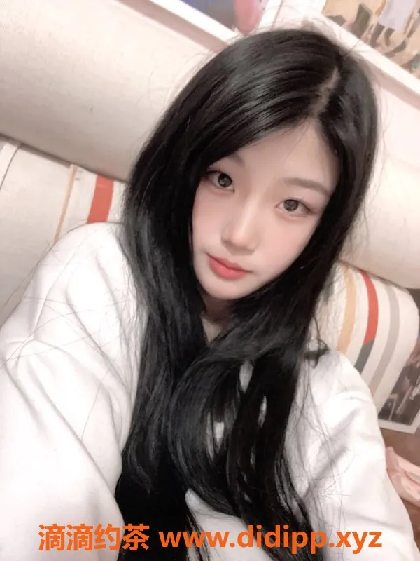 深圳楼凤-龙华上门女友琪琪，170cm B杯，价格亲民