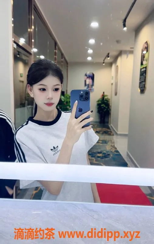 深圳楼凤-福田宝宝，18岁身材诱人，服务优质