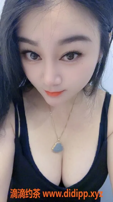 深圳楼凤-宝安小艾，波推制服诱惑，500元体验