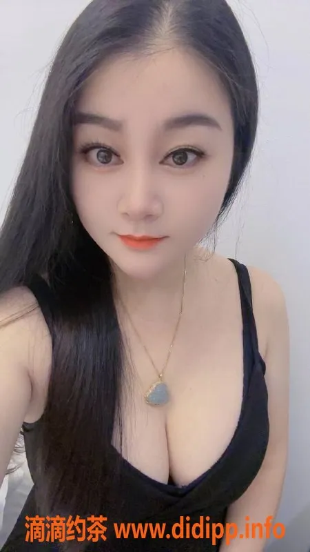 深圳楼凤-宝安小艾，波推制服诱惑，500元体验