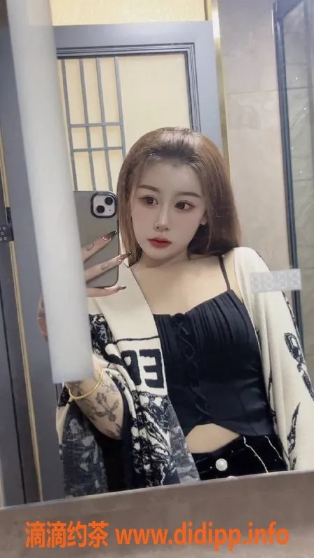 深圳楼凤-南山满天星，168cm身材比例，超值700P体验