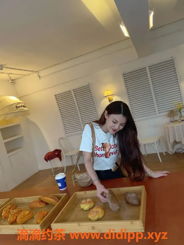 广州楼凤-天河安妮宝贝，1000元体验绝佳服务