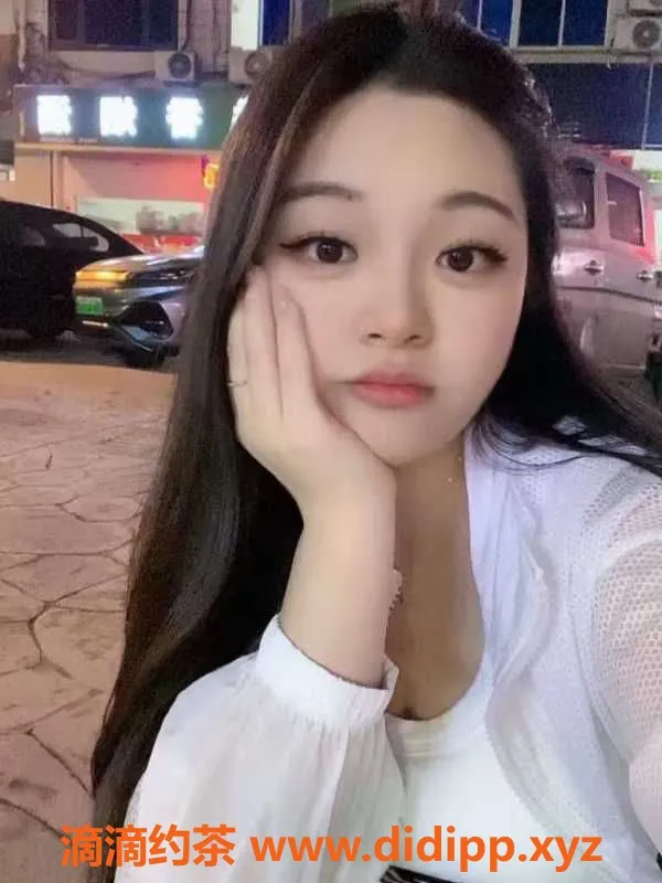 深圳楼凤-宝安苏苏 20岁 161cm 48kg 34C 体验诱惑服务