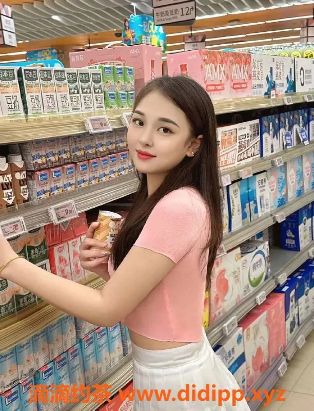 深圳楼凤资源信息,龙华小琳子，服务优质，价格只需600