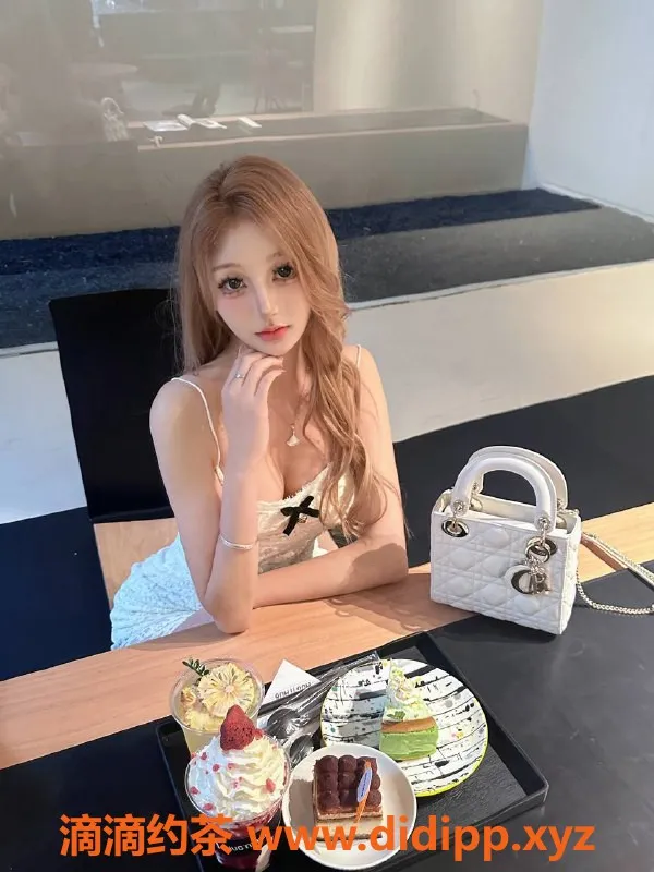 深圳楼凤-深圳福田18岁吖吖，165cm妹子，1500起价