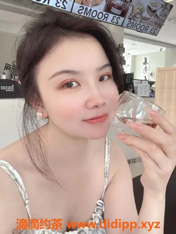 深圳楼凤-南山夕颜，25岁160cm D杯，700元起！