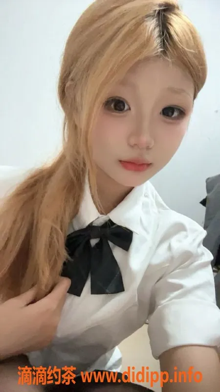 深圳楼凤-深圳龙华米晴，18岁170CM，800元超值体验