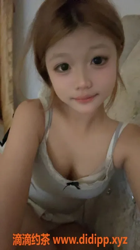 深圳楼凤-深圳龙华米晴，18岁170CM，800元超值体验