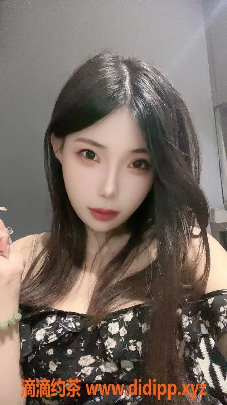 深圳楼凤-深圳福田小甜心，23岁44kg，舌吻六九服务