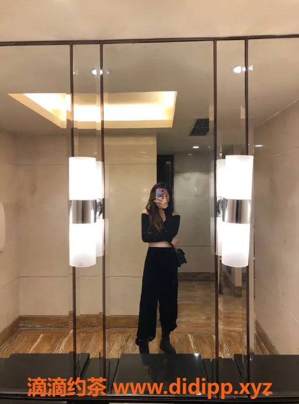 南宁楼凤-青秀区小宝贝，知性正妹双飞，700起