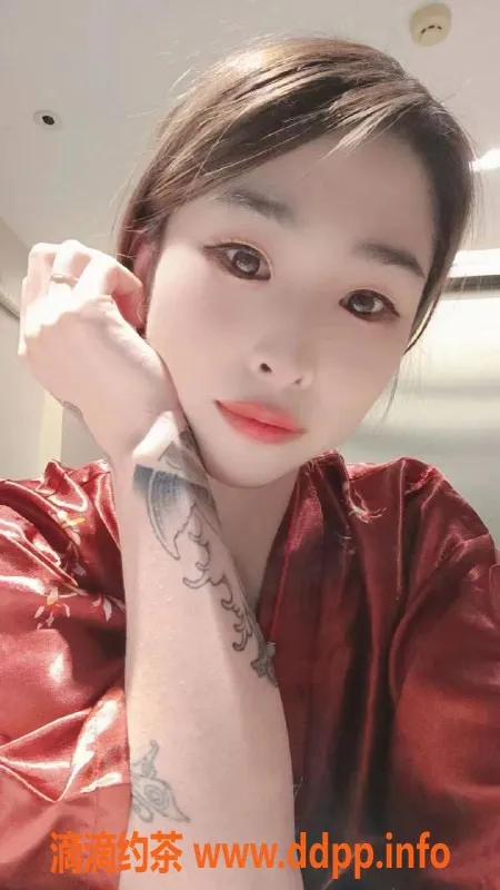 杭州楼凤资源信息,余杭小妖晶，20岁160cm，800pp 性价比王