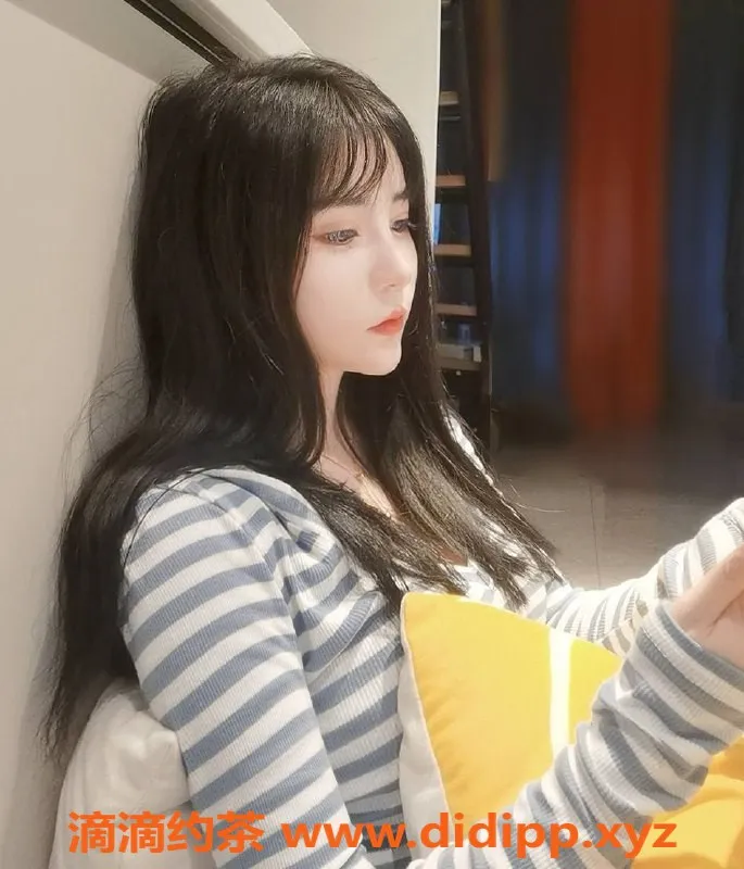 深圳楼凤-龙华依依，身材火辣，超值服务仅需1300元