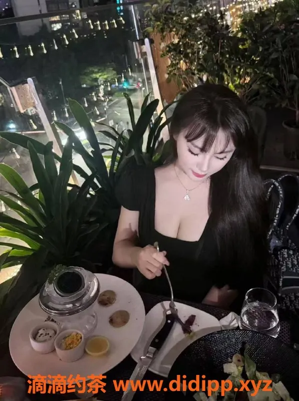 广州楼凤-天河涵涵，课费700每小时，体验不一样的服务