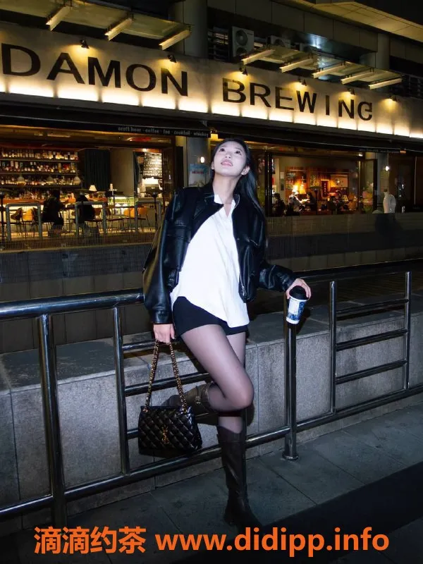 杭州楼凤-杭州希雨野猫，新人嫩妹，课费1000-1800不等