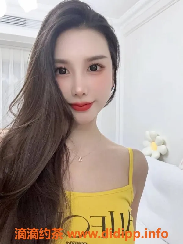 厦门楼凤-灵灵，制服诱惑，700元预约体验