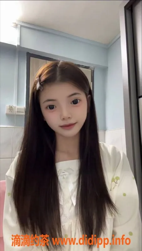 广州楼凤-天河小秋，课费800，甜美服务体验