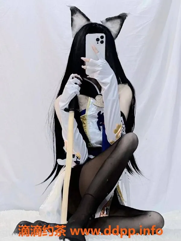 成都楼凤-成都小芸：20岁嫩妹，160身高，80体重，500元起